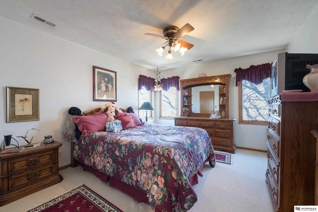 2818 Wintersteen Road, Plattsmouth, NE 68048