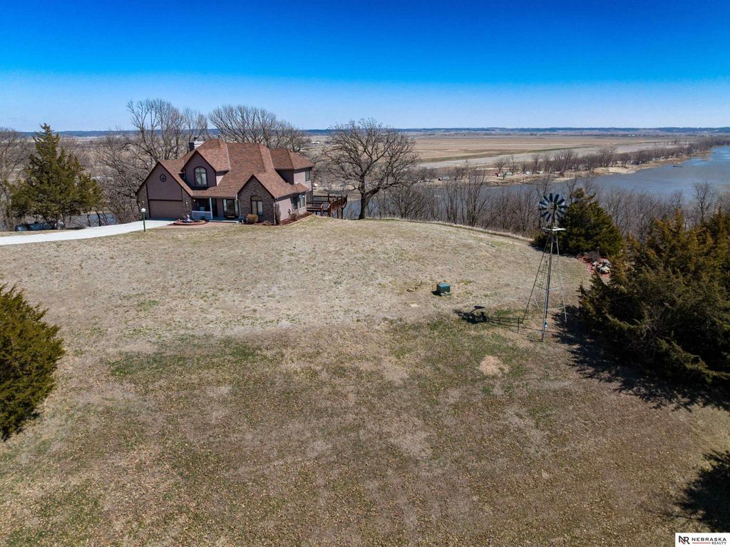 2818 Wintersteen Road, Plattsmouth, NE 68048
