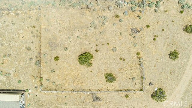 90 Palmdale Blvd, Sun Village, CA 93543