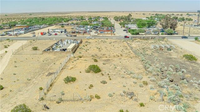 90 Palmdale Blvd, Sun Village, CA 93543