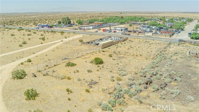 90 Palmdale Blvd, Sun Village, CA 93543