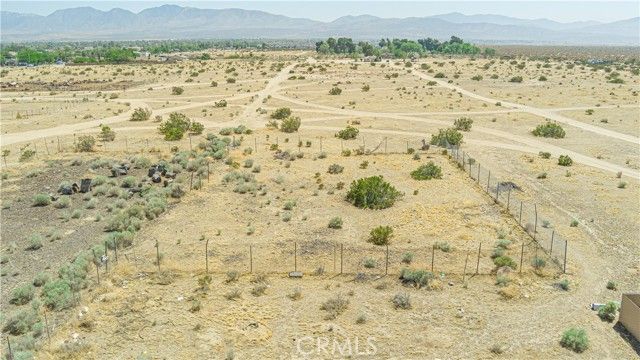 90 Palmdale Blvd, Sun Village, CA 93543