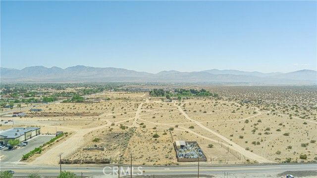 90 Palmdale Blvd, Sun Village, CA 93543