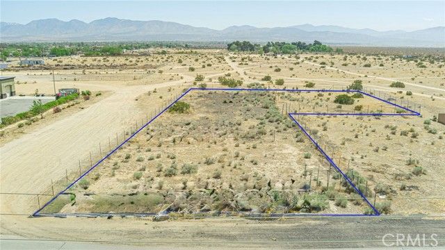 90 Palmdale Blvd, Sun Village, CA 93543