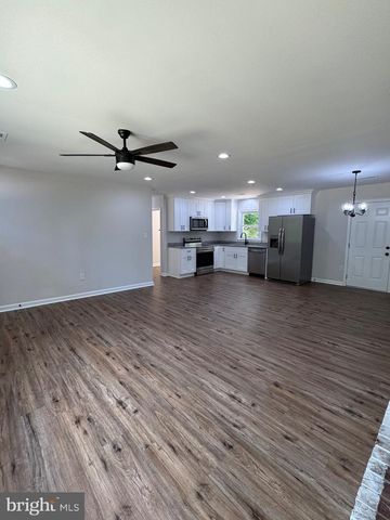 1950 S TIDWELLS RD, Montross, VA 22520