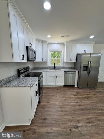 1950 S TIDWELLS RD, Montross, VA 22520