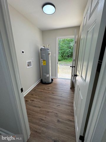 1950 S TIDWELLS RD, Montross, VA 22520