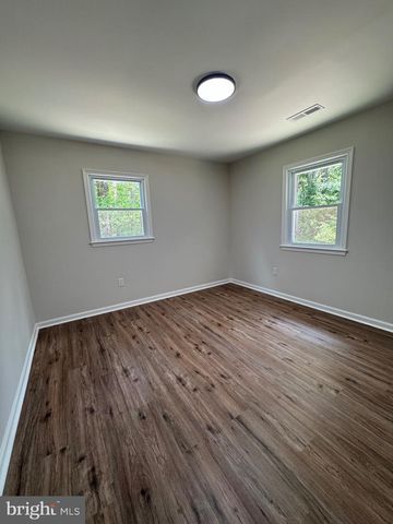 1950 S TIDWELLS RD, Montross, VA 22520