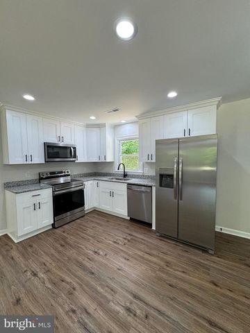 1950 S TIDWELLS RD, Montross, VA 22520