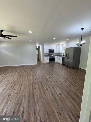 1950 S TIDWELLS RD, Montross, VA 22520