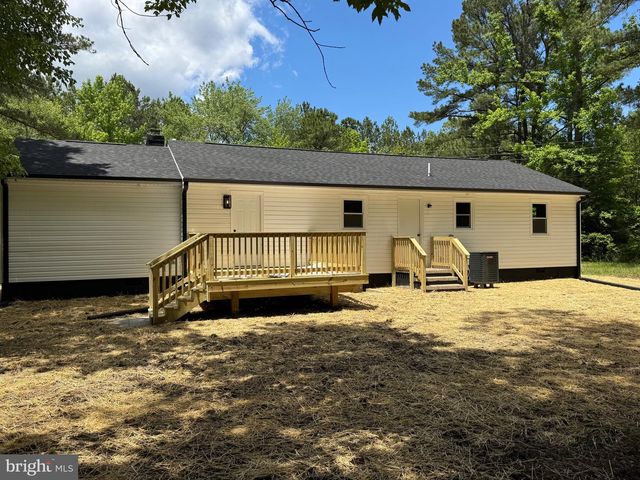 1950 S TIDWELLS RD, Montross, VA 22520