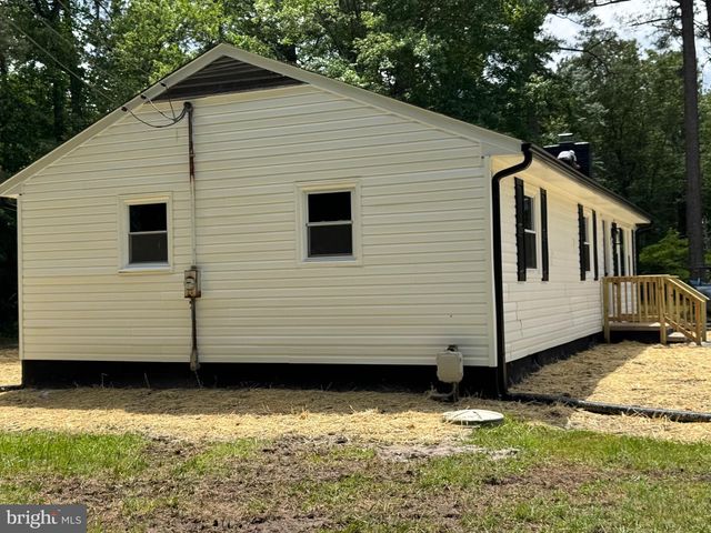 1950 S TIDWELLS RD, Montross, VA 22520