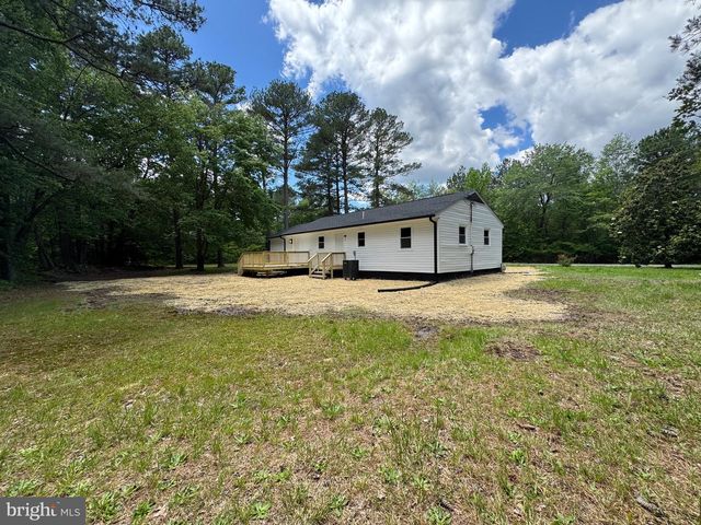 1950 S TIDWELLS RD, Montross, VA 22520