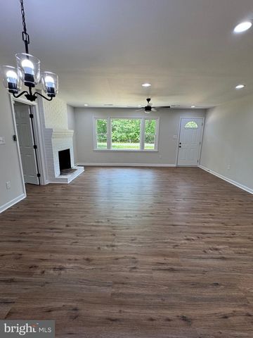 1950 S TIDWELLS RD, Montross, VA 22520