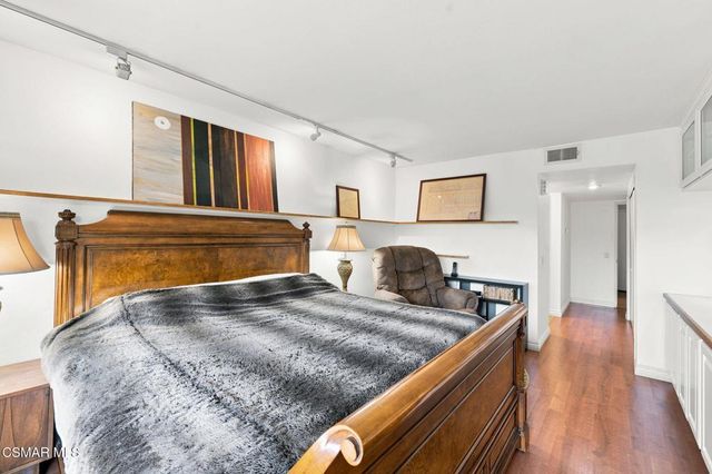 292 San Vincente Circle, Newbury Park, CA 91320