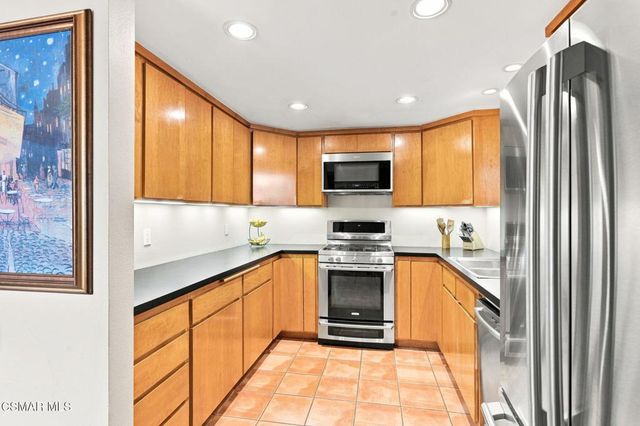 292 San Vincente Circle, Newbury Park, CA 91320