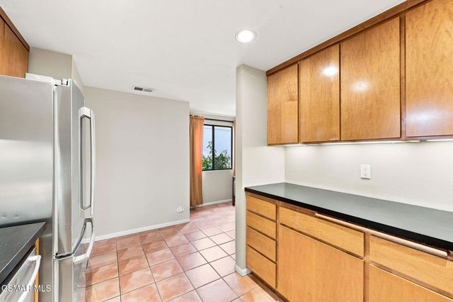 292 San Vincente Circle, Newbury Park, CA 91320