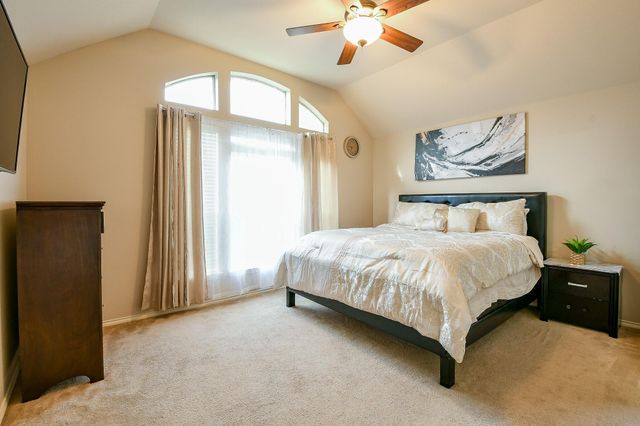 20138 East Lakebridge Ln, Richmond, TX 77441