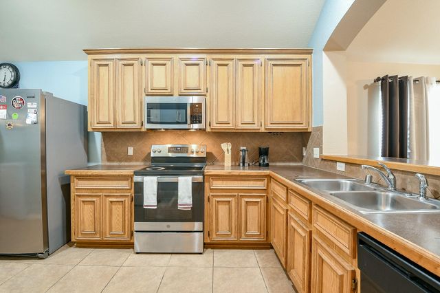 20138 East Lakebridge Ln, Richmond, TX 77441