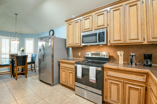 20138 East Lakebridge Ln, Richmond, TX 77441