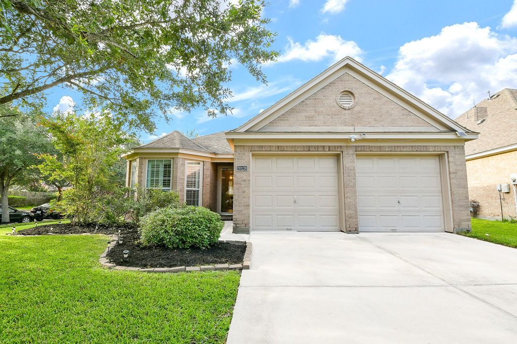 20138 East Lakebridge Ln, Richmond, TX 77441