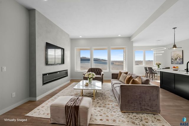 501 N Wildcat Dr Drive, Sioux Falls, SD 57110