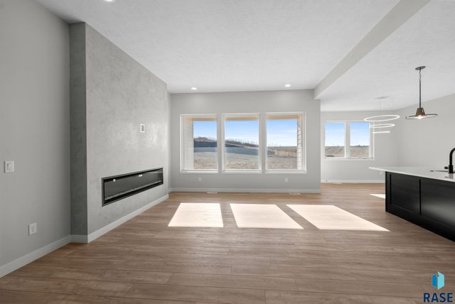 501 N Wildcat Dr Drive, Sioux Falls, SD 57110