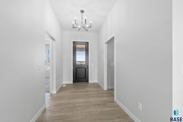 501 N Wildcat Dr Drive, Sioux Falls, SD 57110