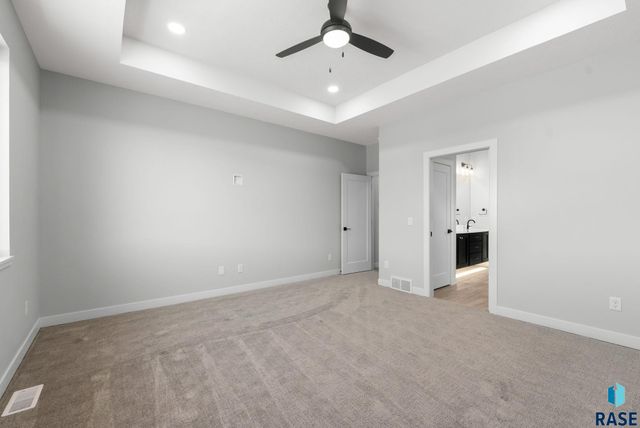 501 N Wildcat Dr Drive, Sioux Falls, SD 57110