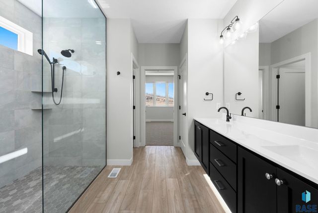 501 N Wildcat Dr Drive, Sioux Falls, SD 57110