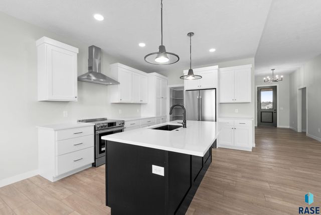 501 N Wildcat Dr Drive, Sioux Falls, SD 57110