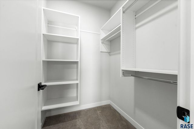 501 N Wildcat Dr Drive, Sioux Falls, SD 57110