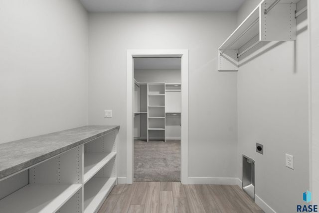 501 N Wildcat Dr Drive, Sioux Falls, SD 57110