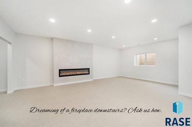 501 N Wildcat Dr Drive, Sioux Falls, SD 57110