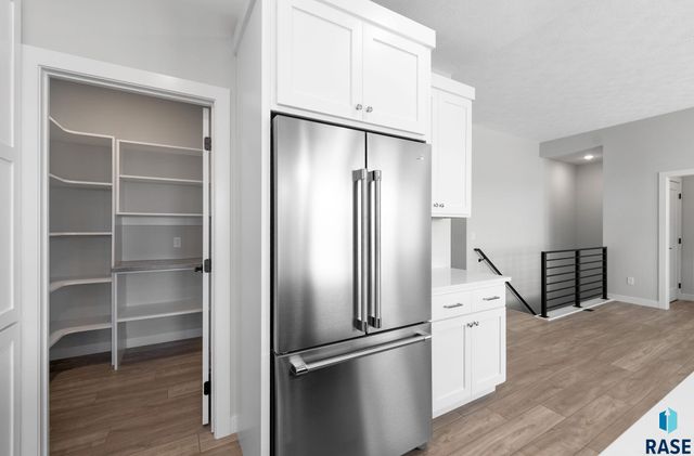 501 N Wildcat Dr Drive, Sioux Falls, SD 57110