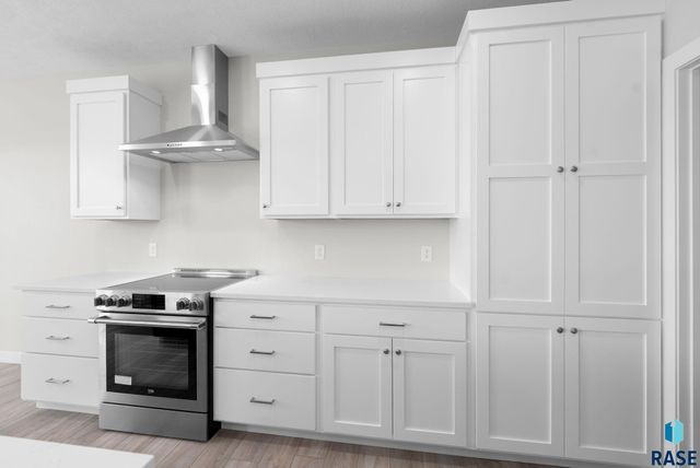 501 N Wildcat Dr Drive, Sioux Falls, SD 57110