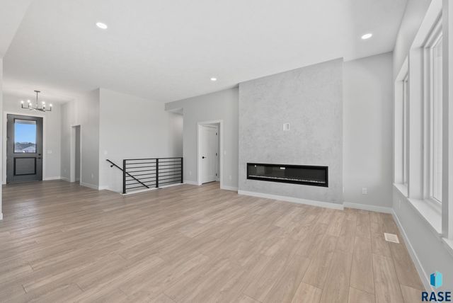 501 N Wildcat Dr Drive, Sioux Falls, SD 57110