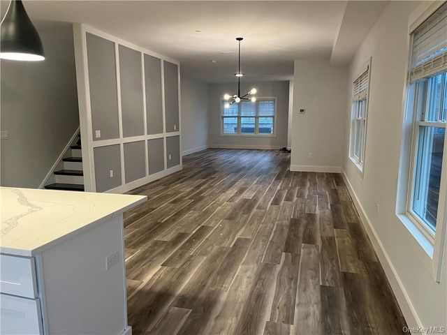 195 Park Avenue C, West Harrison, NY 10604