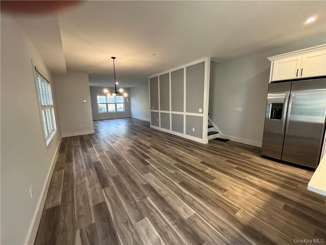 195 Park Avenue C, West Harrison, NY 10604