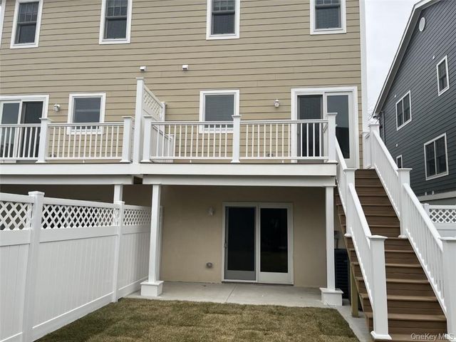 195 Park Avenue C, West Harrison, NY 10604