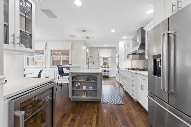 346 E South Street, Elmhurst, IL 60126