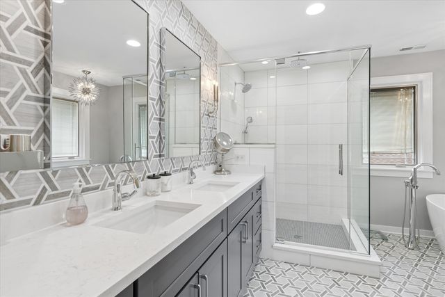 346 E South Street, Elmhurst, IL 60126