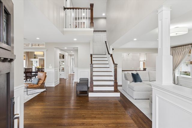 346 E South Street, Elmhurst, IL 60126