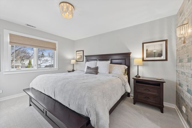 346 E South Street, Elmhurst, IL 60126