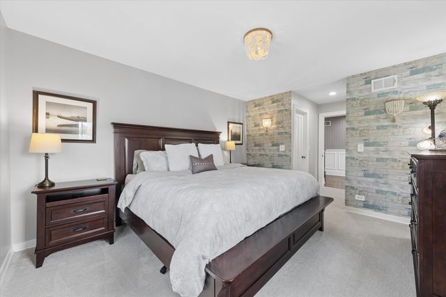 346 E South Street, Elmhurst, IL 60126