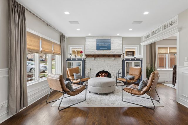 346 E South Street, Elmhurst, IL 60126