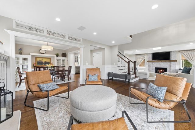 346 E South Street, Elmhurst, IL 60126