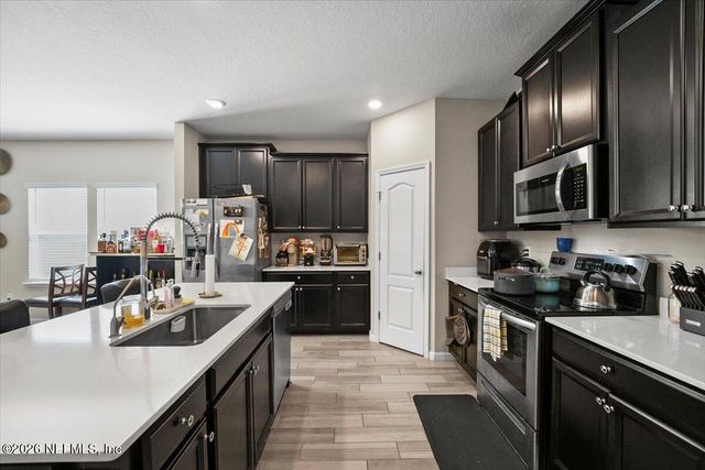 1703 MATHEWS MANOR Drive, Jacksonville, FL 32211