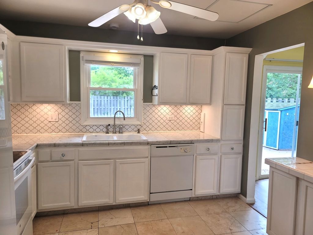 4112 Crimson Drive, Hoffman Estates, IL 60192 — photo 2