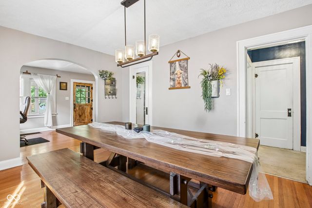 5607 Carrollton Avenue, Indianapolis, IN 46220
